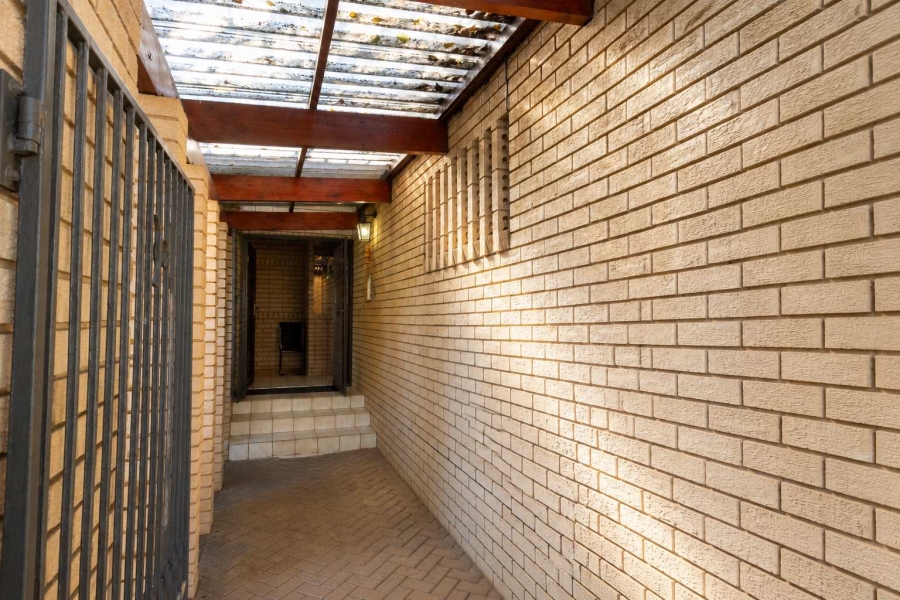 4 Bedroom Property for Sale in Heuwelsig Free State